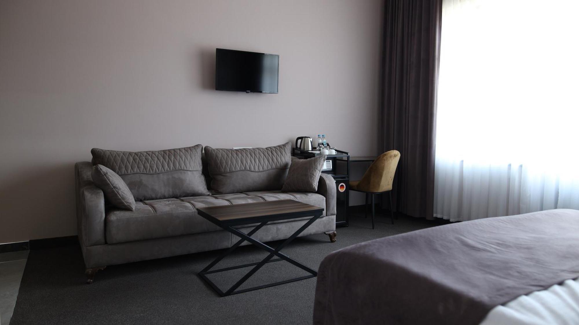 Bmg Hotel By Grigoryans Group Goris Luaran gambar