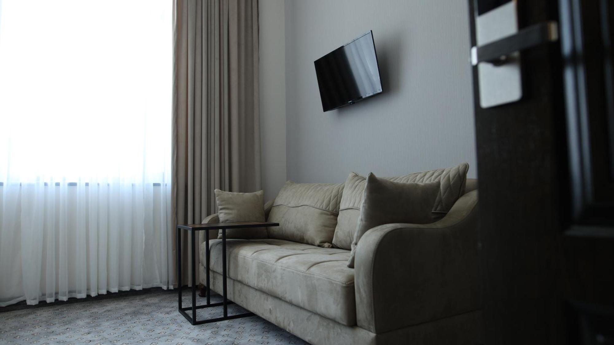 Bmg Hotel By Grigoryans Group Goris Luaran gambar